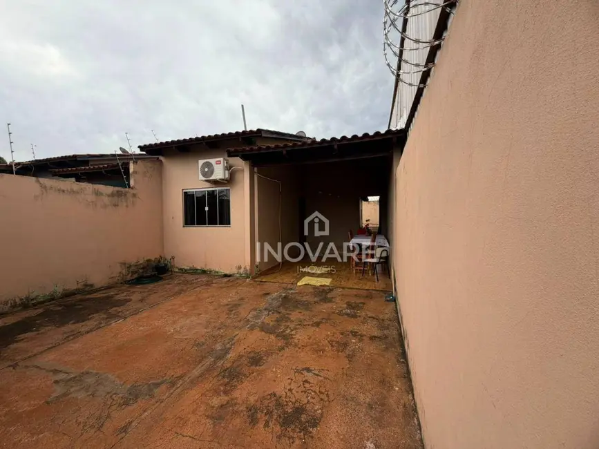 Foto 1 de Casa com 3 quartos à venda, 180m2 em Itumbiara - GO