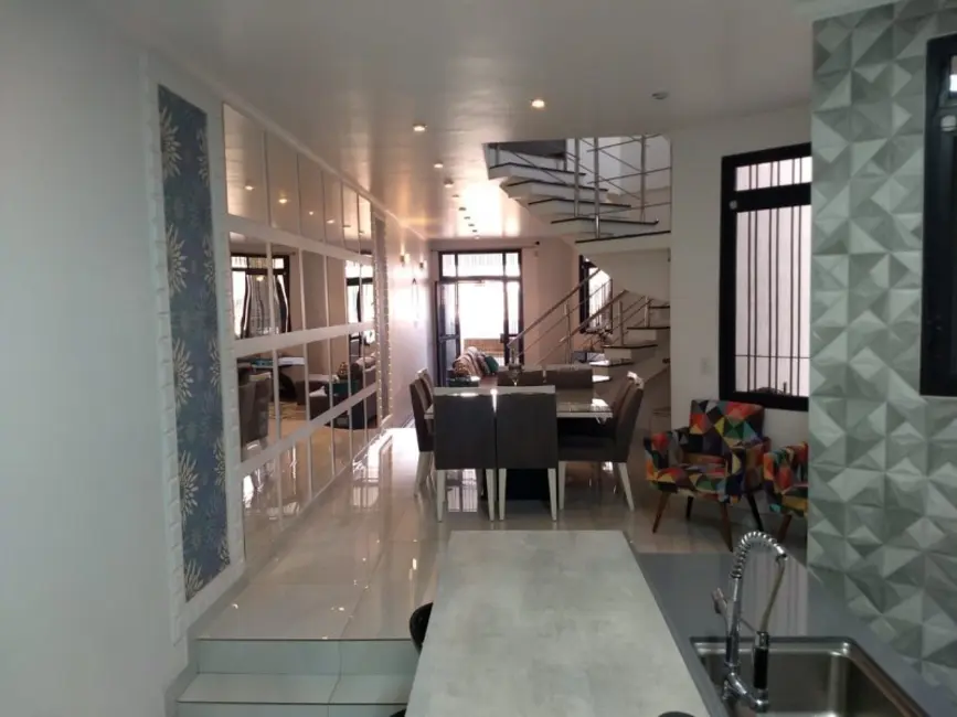 Sobrado com 3 quartos à venda, 250m2 em Vila Alpina, São Paulo - SP - imagem 4 Foto 4 de Sobrado com 3 quartos à venda, 250m2 em Vila Alpina, São Paulo - SP