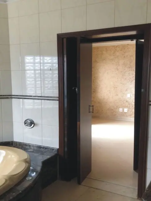 Sobrado com 3 quartos à venda, 354m2 em São Paulo - SP - imagem 9 Foto 9 de Sobrado com 3 quartos à venda, 354m2 em São Paulo - SP