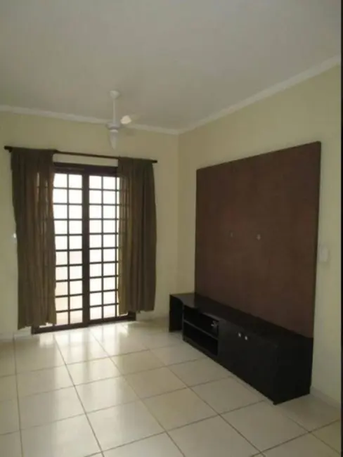 Casa com 3 quartos à venda, 180m2 em Residencial Serra Verde, Piracicaba - SP - imagem 1 Foto 1 de Casa com 3 quartos à venda, 180m2 em Residencial Serra Verde, Piracicaba - SP