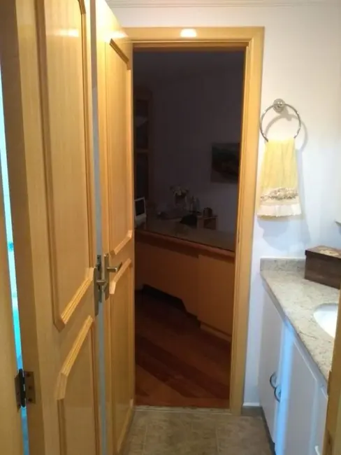 Apartamento com 3 quartos à venda, 130m2 em Aclimação, São Paulo - SP - imagem 9 Foto 9 de Apartamento com 3 quartos à venda, 130m2 em Aclimação, São Paulo - SP