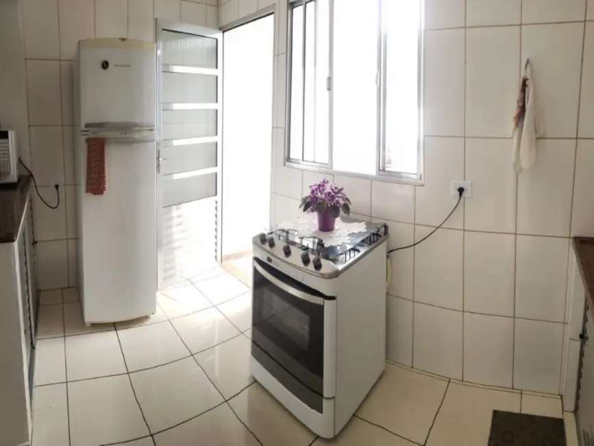 Sobrado com 3 quartos à venda, 180m2 em Jardim Las Vegas, Santo Andre - SP - imagem 9 Foto 9 de Sobrado com 3 quartos à venda, 180m2 em Jardim Las Vegas, Santo Andre - SP