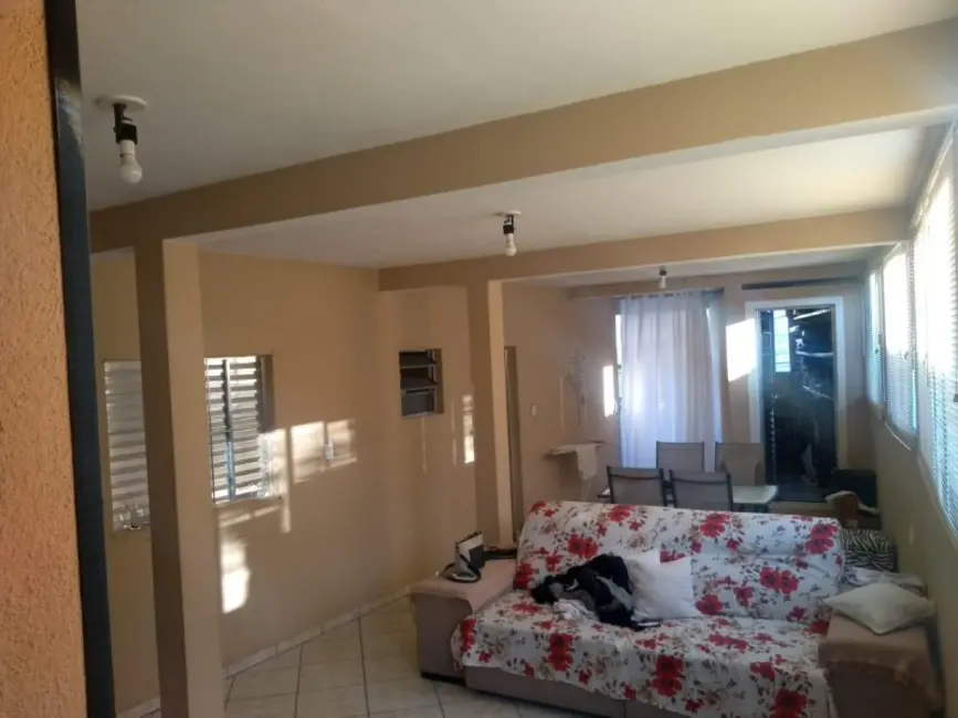 Foto 2 de Casa de Condomínio com 6 quartos à venda, 250m2 em Parque dos Bancários, São Paulo - SP