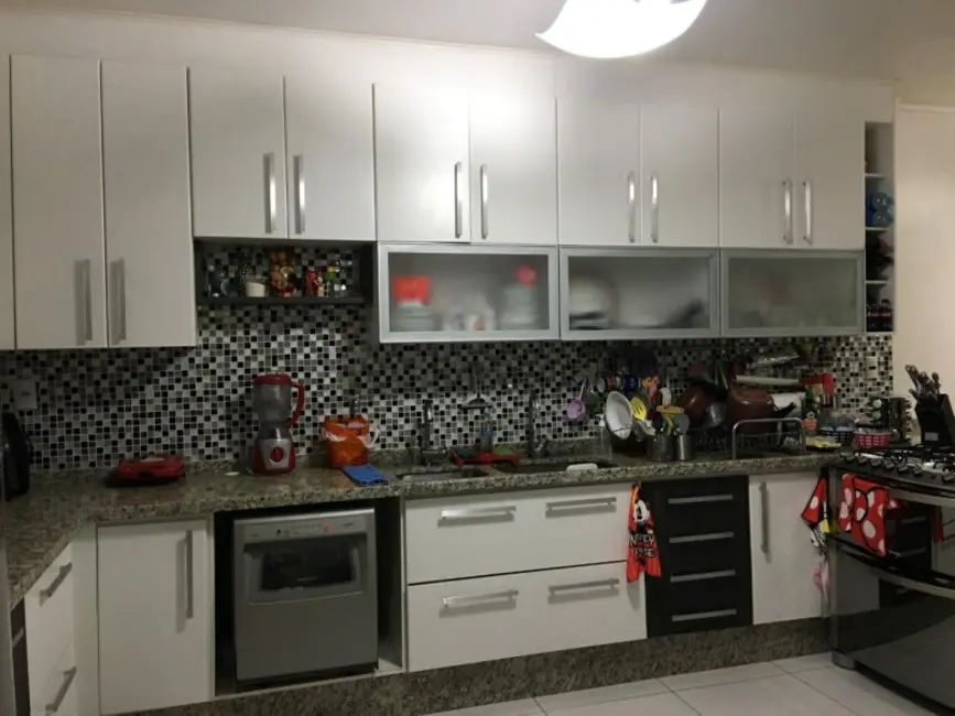Foto 1 de Casa de Condomínio com 3 quartos à venda, 260m2 em Jardim Guairaca, São Paulo - SP