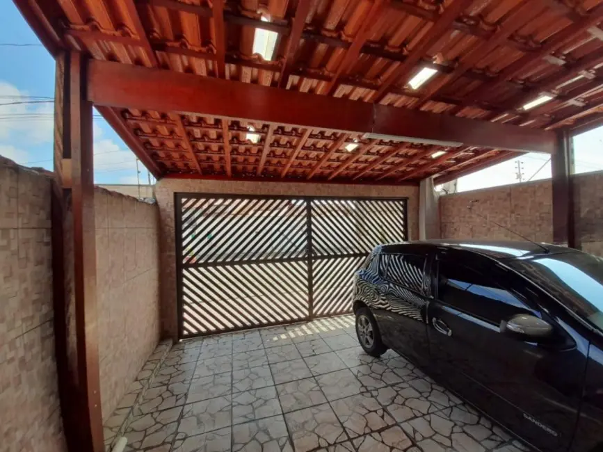 Casa de Condomínio com 3 quartos à venda, 150m2 em Itanhaem - SP - imagem 2 Foto 2 de Casa de Condomínio com 3 quartos à venda, 150m2 em Itanhaem - SP
