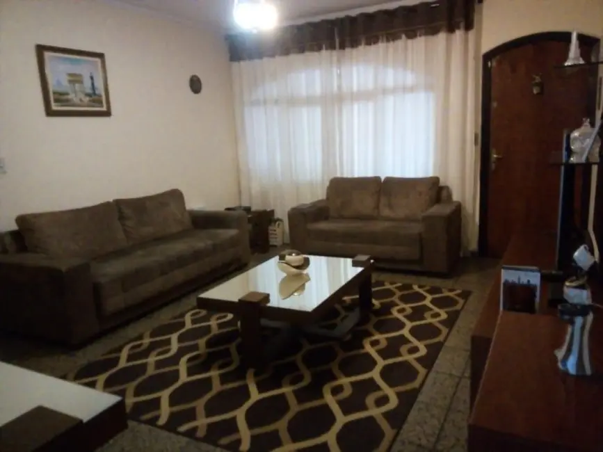 Sobrado com 3 quartos à venda, 168m2 em Jardim Bom Clima, Guarulhos - SP - imagem 8 Foto 8 de Sobrado com 3 quartos à venda, 168m2 em Jardim Bom Clima, Guarulhos - SP