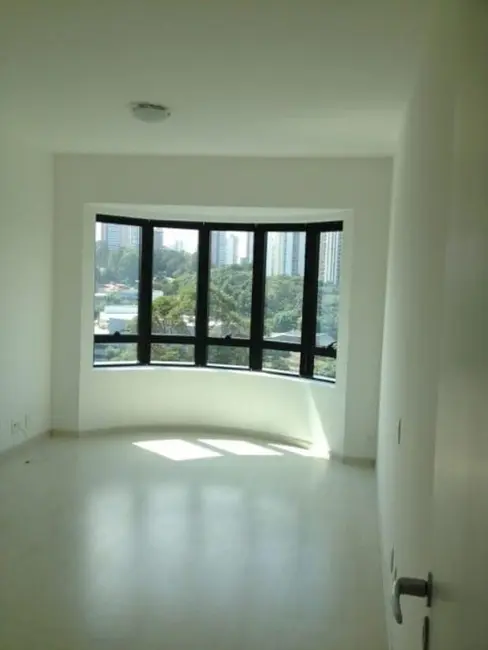 Apartamento com 4 quartos para alugar, 160m2 em Vila Andrade, São Paulo - SP - imagem 9 Foto 9 de Apartamento com 4 quartos para alugar, 160m2 em Vila Andrade, São Paulo - SP