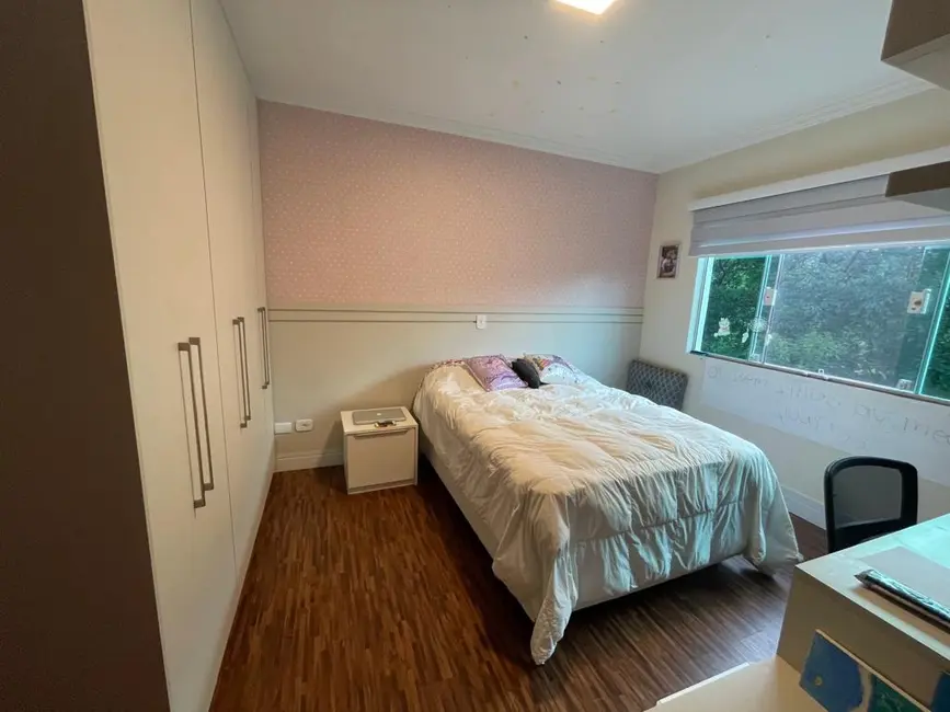 Foto 8 de Casa com 4 quartos para alugar, 1000m2 em  - SP