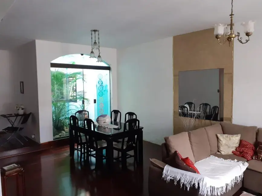 Foto 1 de Casa com 3 quartos à venda, 230m2 em Horto Florestal, São Paulo - SP