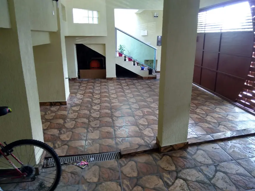 Foto 3 de Casa com 3 quartos para alugar, 180m2 em Jardim Planalto, São Paulo - SP