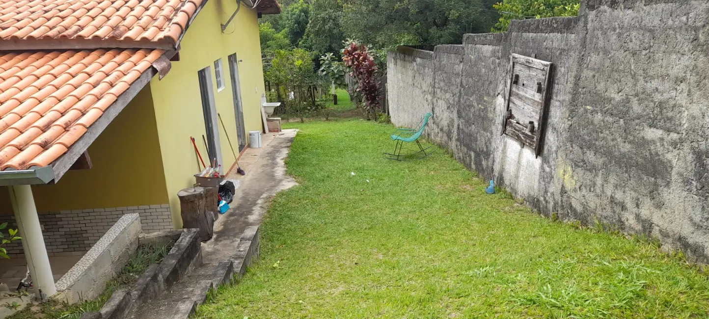 Chácara com 3 quartos à venda, 1580m2 em Centro, Sarapui - SP - imagem 4 Foto 4 de Chácara com 3 quartos à venda, 1580m2 em Centro, Sarapui - SP