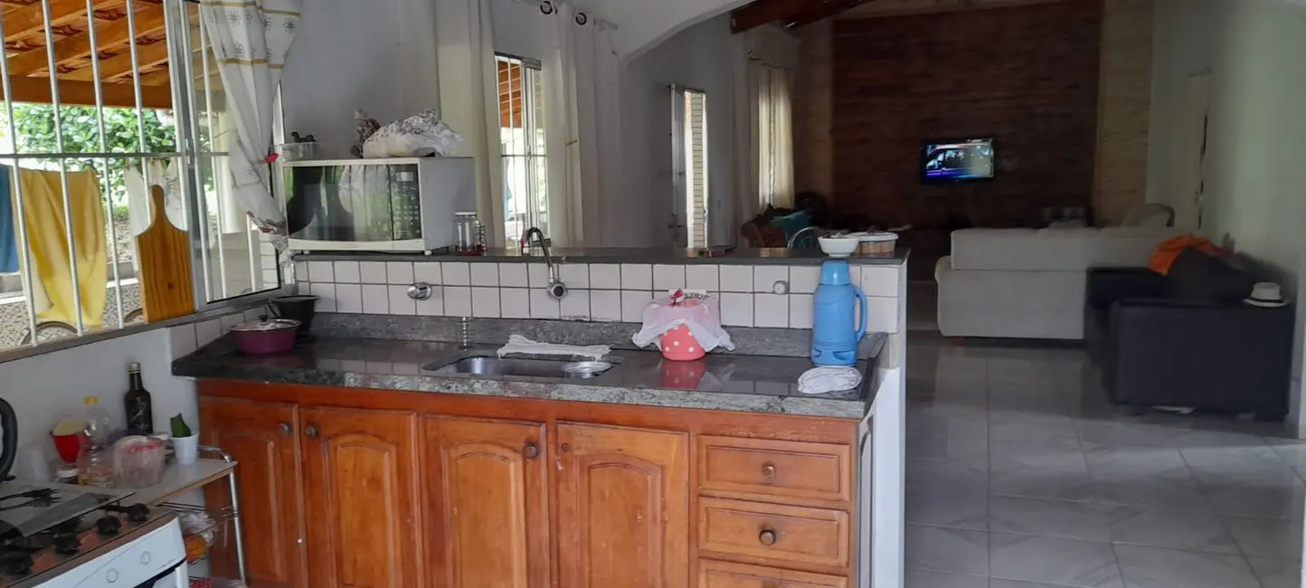 Chácara com 3 quartos à venda, 1580m2 em Centro, Sarapui - SP - imagem 7 Foto 7 de Chácara com 3 quartos à venda, 1580m2 em Centro, Sarapui - SP