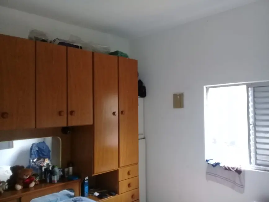 Foto 9 de Casa com 6 quartos à venda, 230m2 em Jardim Iva, São Paulo - SP