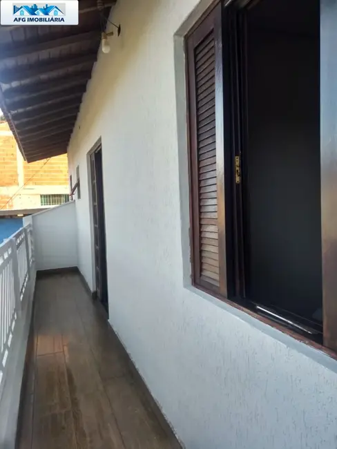 Casa com 3 quartos à venda, 300m2 em Quarta Divisão, Ribeirao Pires - SP - imagem 3 Foto 3 de Casa com 3 quartos à venda, 300m2 em Quarta Divisão, Ribeirao Pires - SP