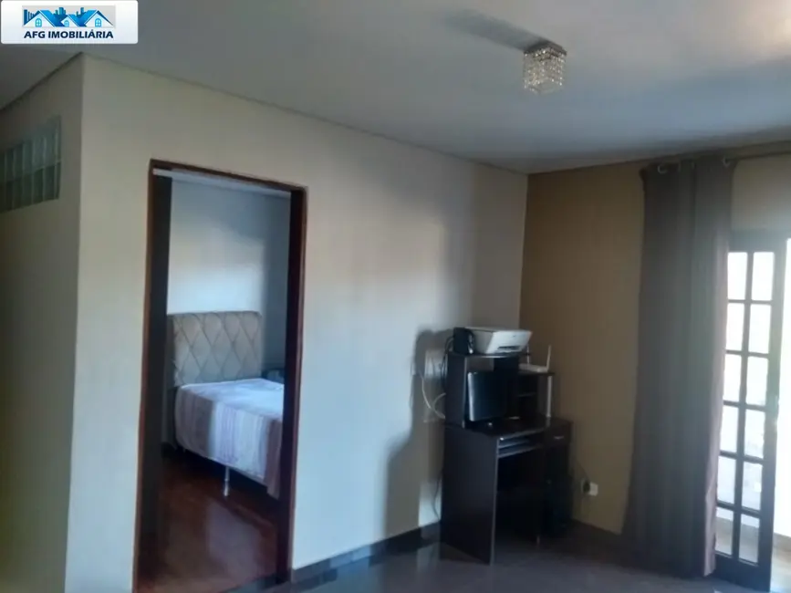 Casa com 3 quartos à venda, 300m2 em Quarta Divisão, Ribeirao Pires - SP - imagem 9 Foto 9 de Casa com 3 quartos à venda, 300m2 em Quarta Divisão, Ribeirao Pires - SP