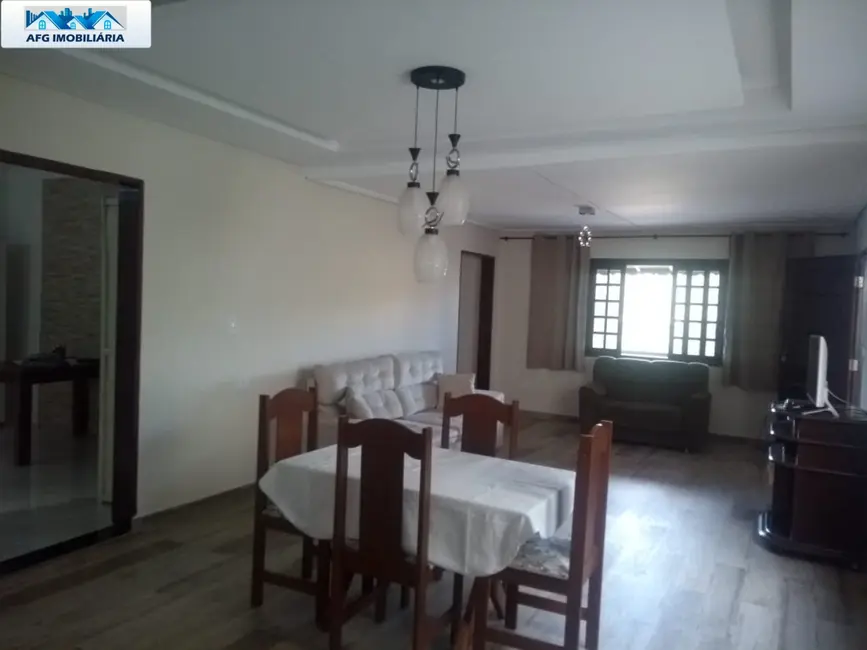 Casa com 3 quartos à venda, 300m2 em Quarta Divisão, Ribeirao Pires - SP - imagem 5 Foto 5 de Casa com 3 quartos à venda, 300m2 em Quarta Divisão, Ribeirao Pires - SP