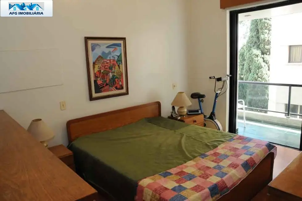 Foto 2 de Apartamento com 4 quartos para alugar, 195m2 em Higienópolis, São Paulo - SP