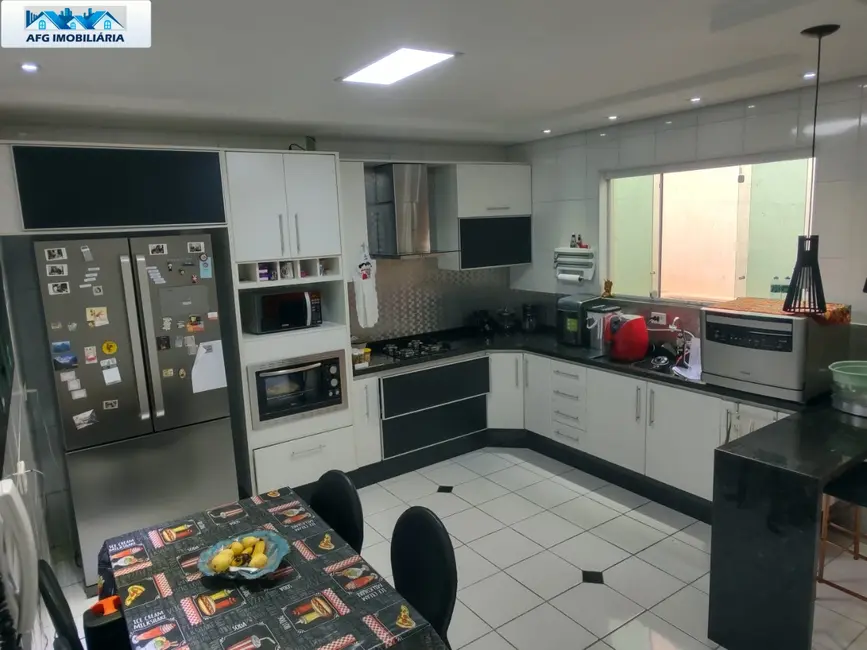 Foto 2 de Casa com 3 quartos à venda, 125m2 em Parque São Vicente, Maua - SP