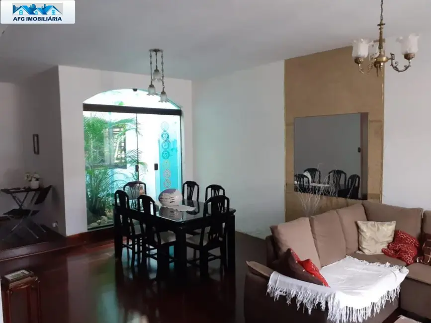 Foto 1 de Casa com 3 quartos à venda, 289m2 em Horto Florestal, São Paulo - SP