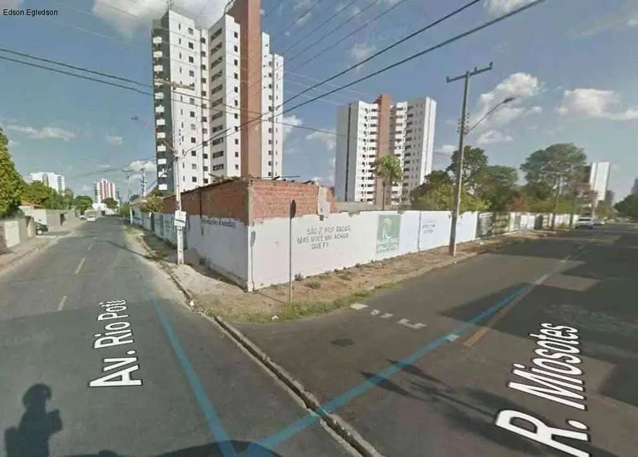 Foto 1 de Terreno / Lote à venda, 1720m2 em Fátima, Teresina - PI