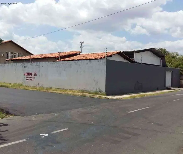 Foto 1 de Terreno / Lote à venda, 323m2 em Horto, Teresina - PI