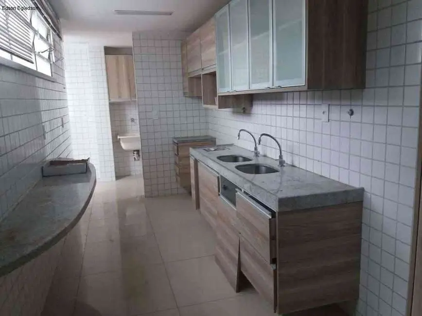 Foto 2 de Apartamento com 4 quartos à venda, 300m2 em Jóquei, Teresina - PI