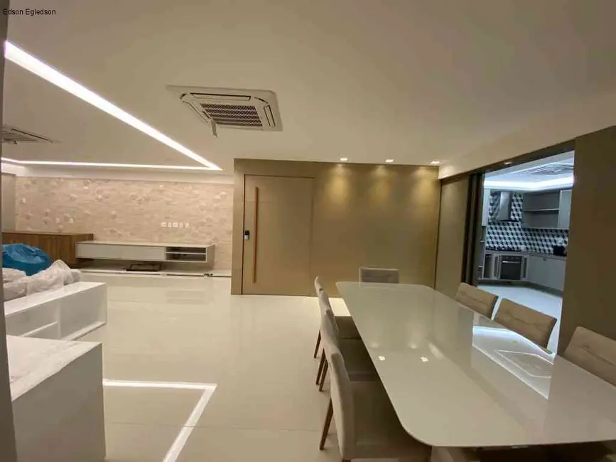 Apartamento com 4 quartos à venda, 200m2 em Jóquei, Teresina - PI - imagem 5 Foto 5 de Apartamento com 4 quartos à venda, 200m2 em Jóquei, Teresina - PI