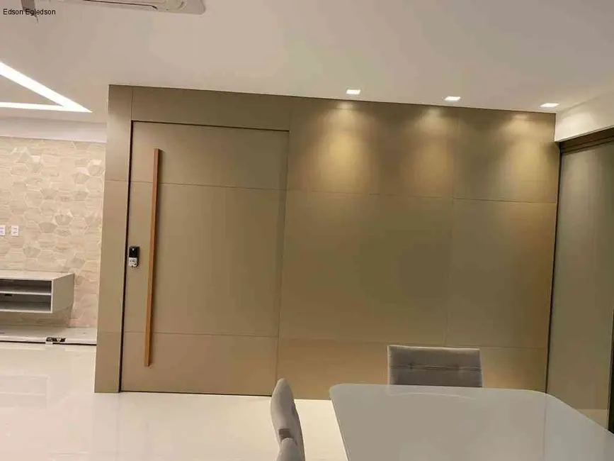 Apartamento com 4 quartos à venda, 200m2 em Jóquei, Teresina - PI - imagem 4 Foto 4 de Apartamento com 4 quartos à venda, 200m2 em Jóquei, Teresina - PI