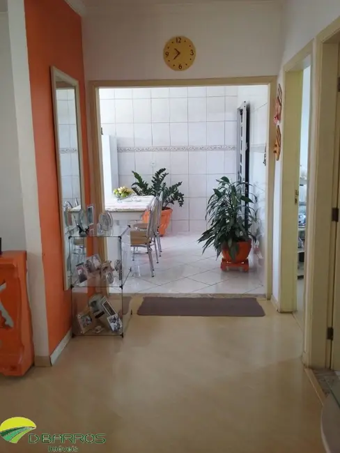 Foto 4 de Casa com 2 quartos à venda, 285m2 em Taubate - SP