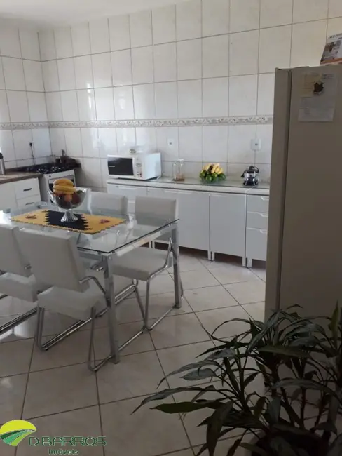 Foto 5 de Casa com 2 quartos à venda, 285m2 em Taubate - SP