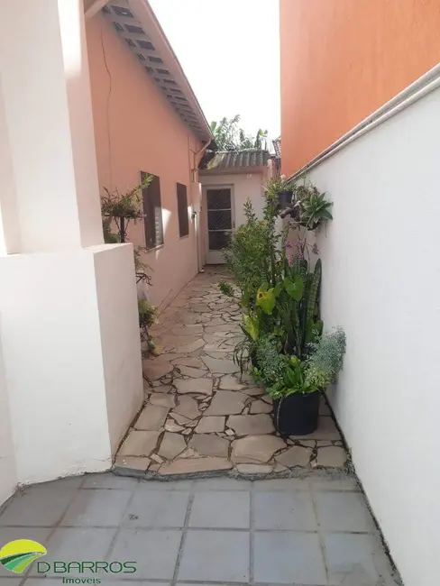 Foto 4 de Casa com 3 quartos à venda, 230m2 em Jardim Califórnia, Taubate - SP