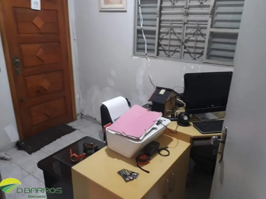 Foto 3 de Casa com 3 quartos à venda, 230m2 em Jardim Califórnia, Taubate - SP