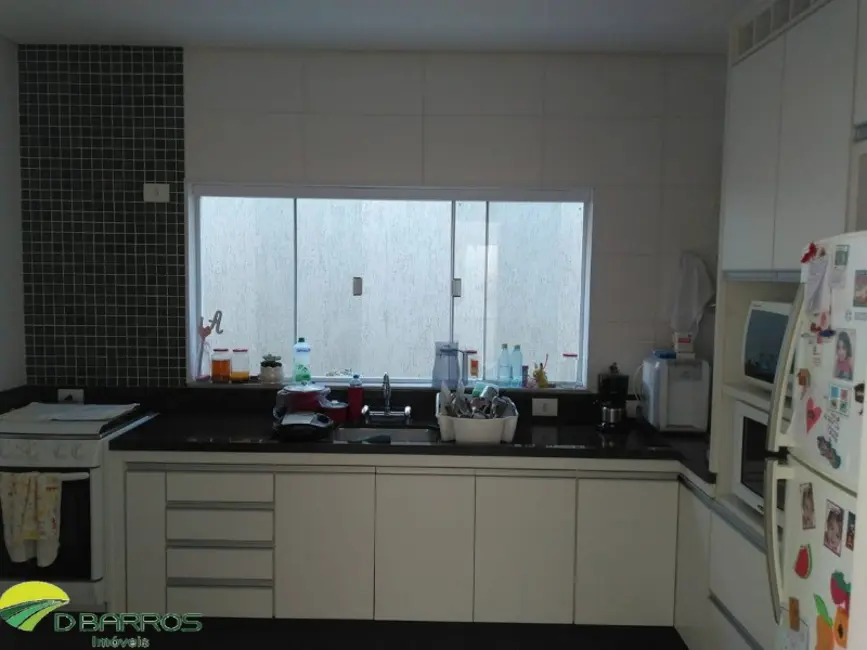 Foto 7 de Casa de Condomínio com 4 quartos à venda, 210m2 em Piracangaguá, Taubate - SP