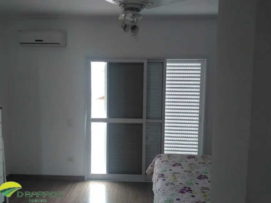 Foto 6 de Casa de Condomínio com 4 quartos à venda, 210m2 em Piracangaguá, Taubate - SP