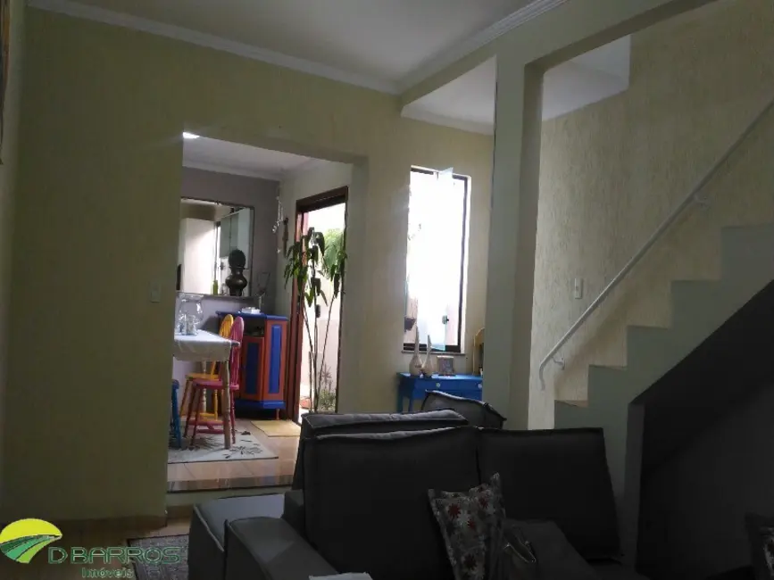 Foto 3 de Casa com 2 quartos à venda, 199m2 em Vila Nogueira, Taubate - SP