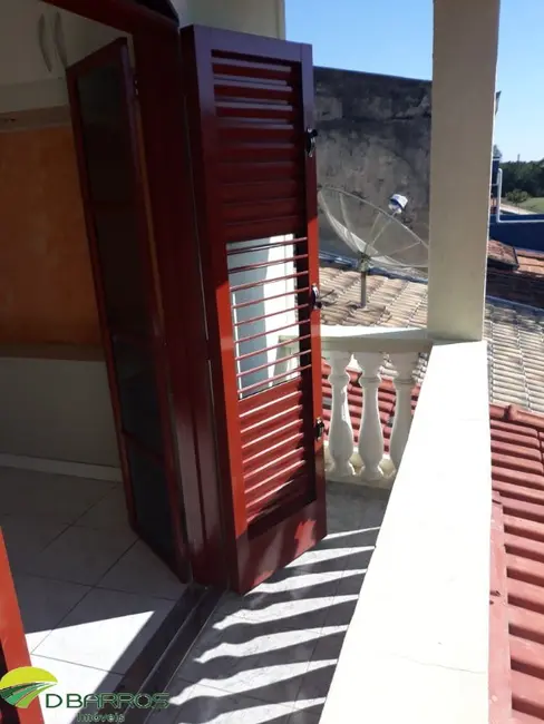 Foto 2 de Casa com 3 quartos à venda, 150m2 em Parque São Cristóvão, Taubate - SP