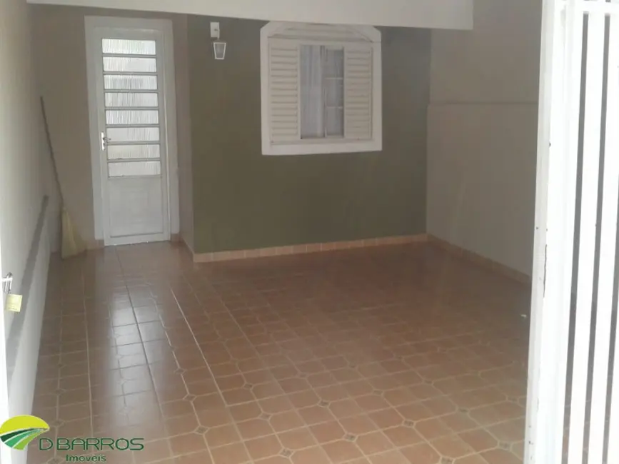 Foto 2 de Casa com 3 quartos à venda, 156m2 em Jardim Marieta, Taubate - SP