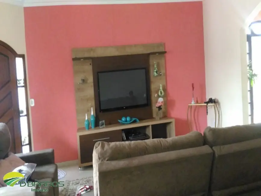 Foto 2 de Casa com 4 quartos à venda, 232m2 em Jardim Hípica Pinheiro, Taubate - SP