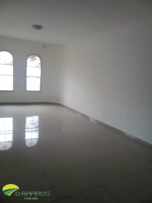 Foto 2 de Casa com 3 quartos à venda, 167m2 em Vila São Geraldo, Taubate - SP