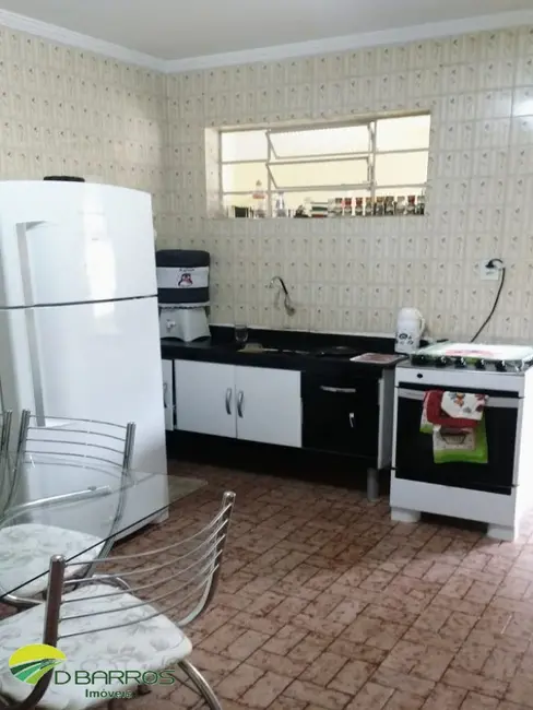 Foto 2 de Casa com 2 quartos à venda, 93m2 em Jardim Independência, Taubate - SP