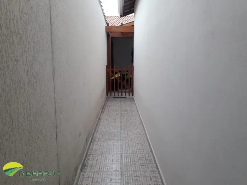 Foto 5 de Casa com 2 quartos à venda, 115m2 em Tremembe - SP