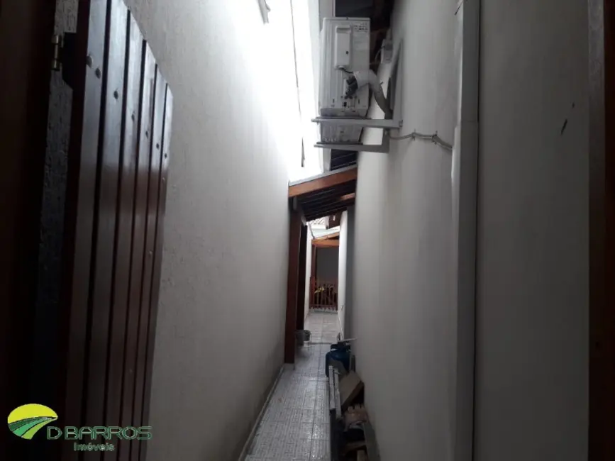 Foto 4 de Casa com 2 quartos à venda, 115m2 em Tremembe - SP