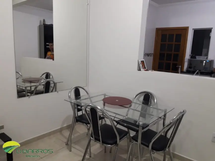 Foto 3 de Casa com 2 quartos à venda, 115m2 em Tremembe - SP