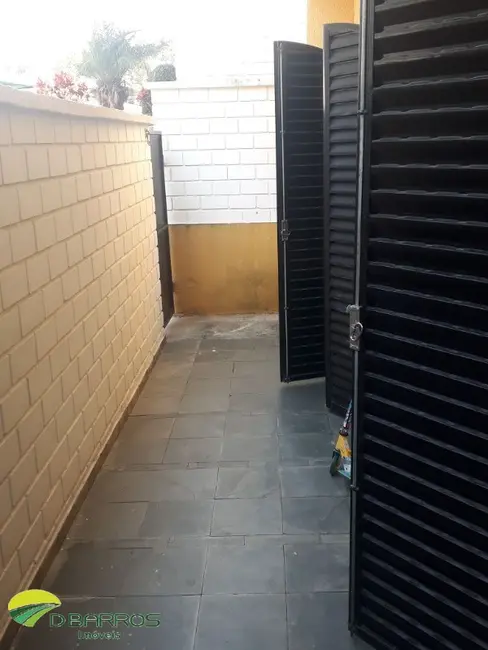 Foto 2 de Apartamento com 2 quartos à venda, 87m2 em Tremembe - SP