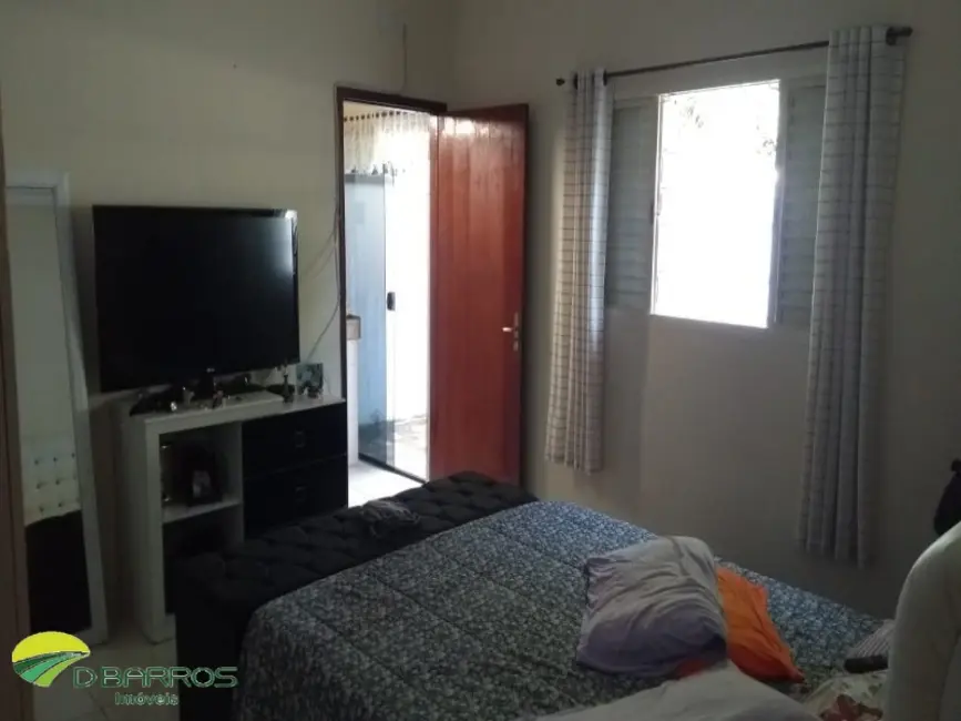 Foto 3 de Casa de Condomínio com 4 quartos à venda, 270m2 em Centro, Tremembe - SP