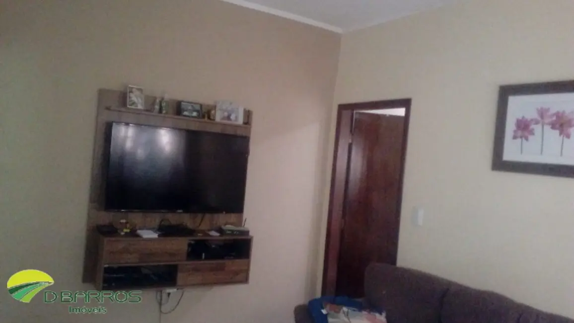 Foto 2 de Casa com 2 quartos à venda, 61m2 em Parque Urupês, Taubate - SP