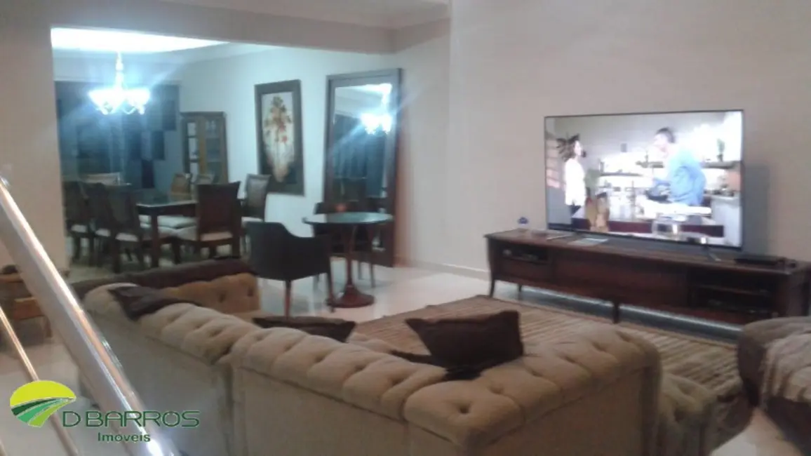 Foto 8 de Casa de Condomínio com 4 quartos à venda, 350m2 em Tremembe - SP