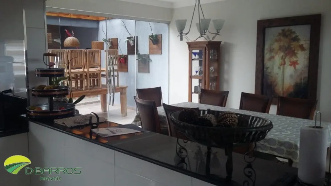 Foto 4 de Casa de Condomínio com 4 quartos à venda, 350m2 em Tremembe - SP