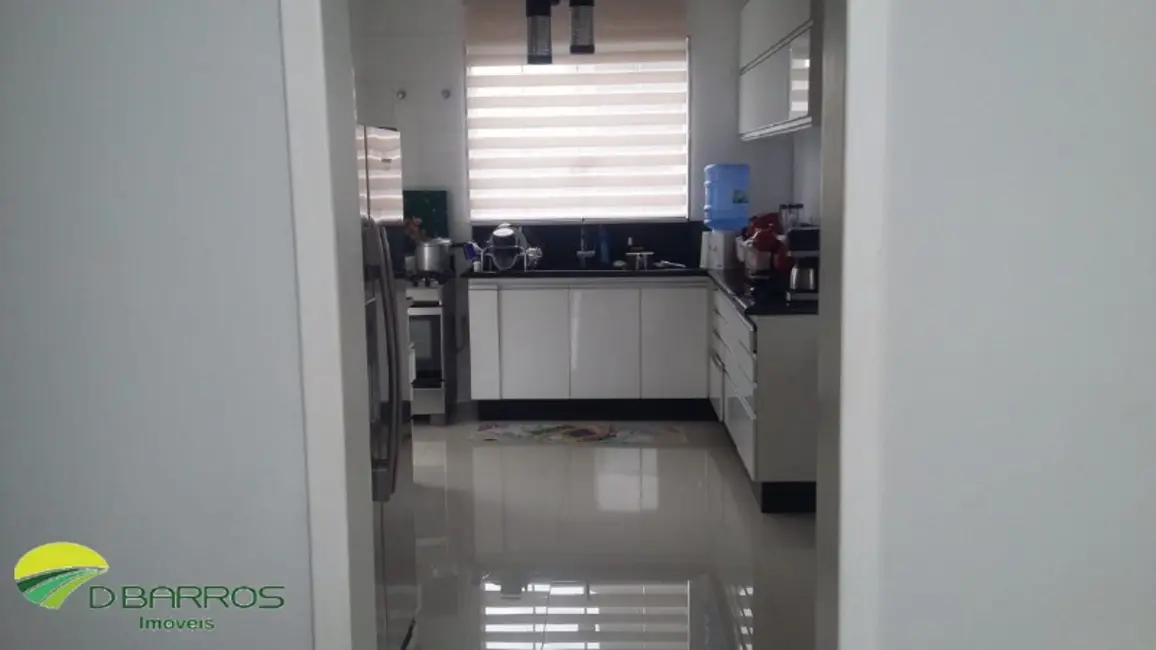 Foto 5 de Casa de Condomínio com 4 quartos à venda, 350m2 em Tremembe - SP