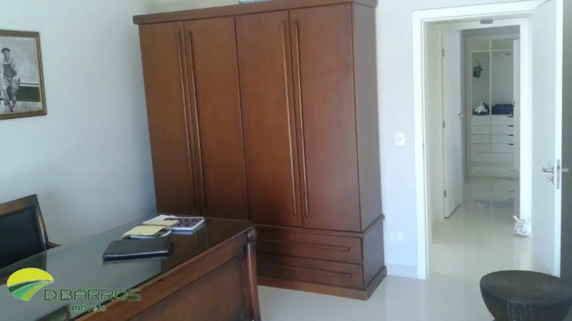 Foto 2 de Casa de Condomínio com 4 quartos à venda, 350m2 em Tremembe - SP